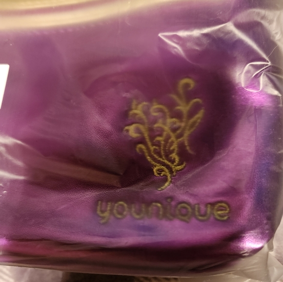Younique Royalty Cosmetic bag #3 - Picture 2 of 6